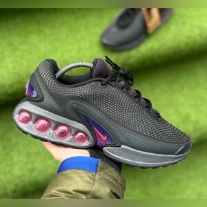 Men's Nike Air Max DN All Night Black Brand New Authentic Sneakers Size 10.5 US